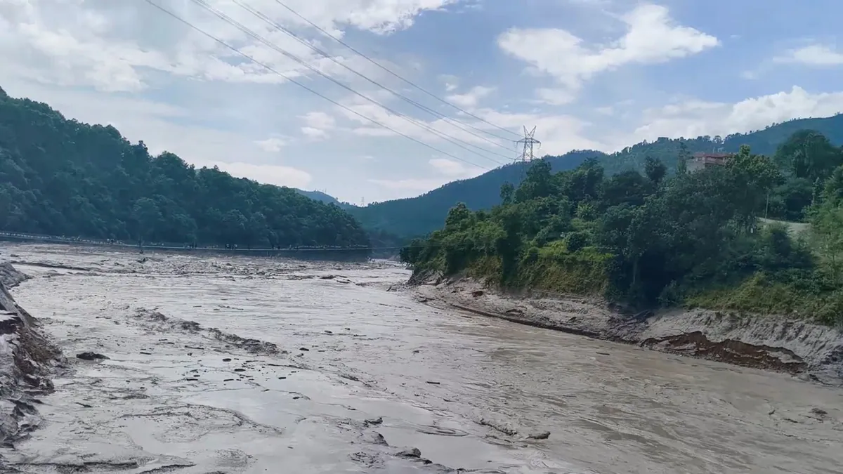 चार नदी चेतावनी तहमाथि, कास्कीको मार्दीखोला पनि सतर्कता तह पार