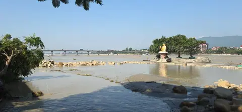 नारायणीमा भीषण बाढी: नारायणगढ किनारका करोडौँका संरचना बगे, बजार जोखिममा