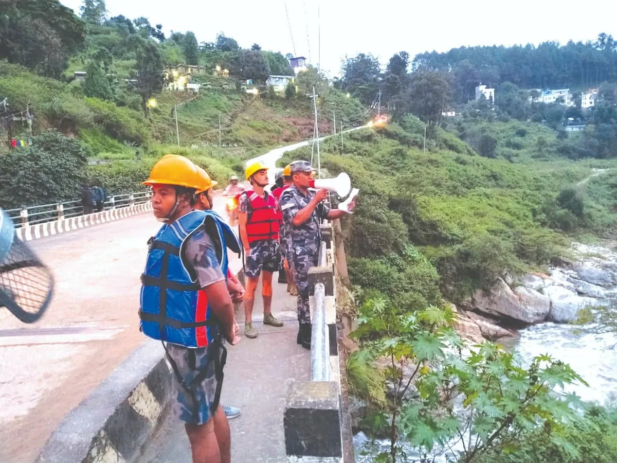 सशस्त्र प्रहरी, प्रदेश र महानगर उच्च सतर्कतामा; जोखिमयुक्त स्थान र विद्यालयमा निगरानी