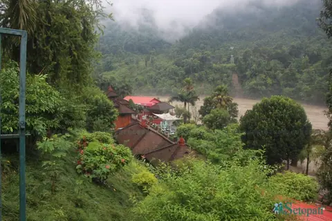पहुँचमार्ग भासिएपछि मनकामना केबलकार सेवा बन्द