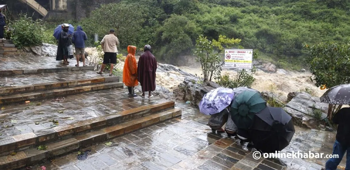 वर्षा प्रणाली पश्चिमतर्फ, ३८ जिल्लामा बाढीको उच्च जोखिम; पाल्पाको अर्चलेमा सर्वाधिक वर्षा