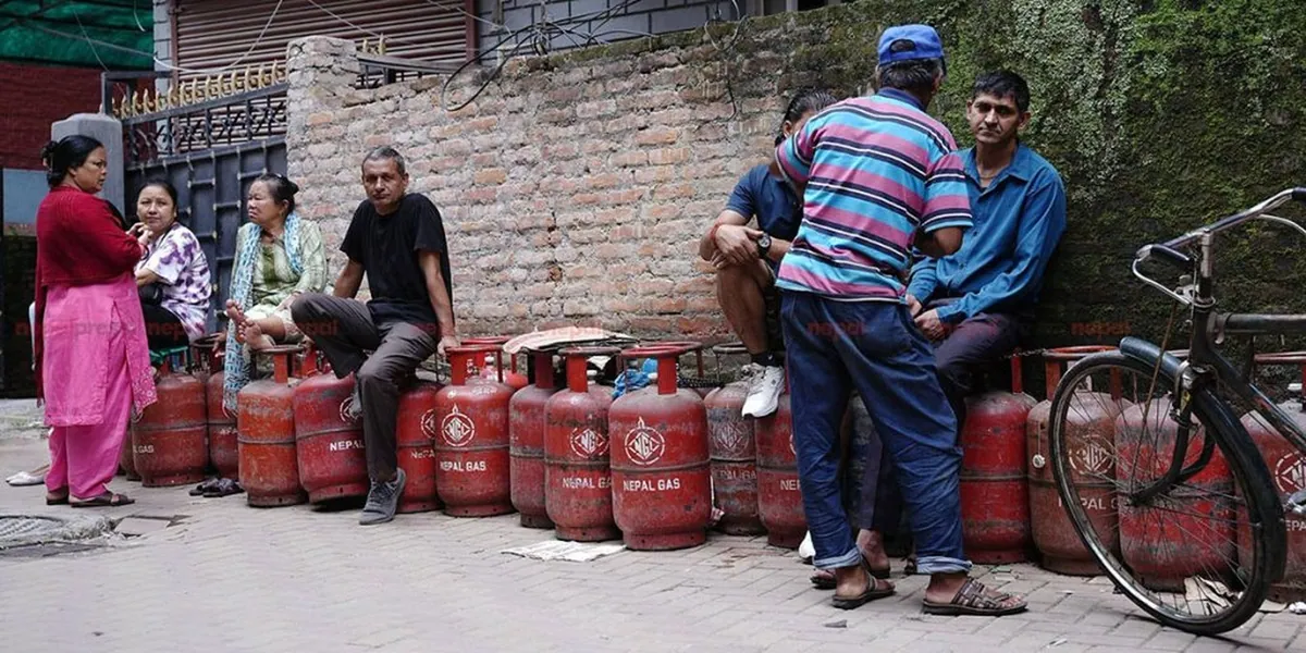 ग्यास अभाव टार्न तीन तहको योजना, साप्ताहिक आपूर्ति बढाउने तयारी
