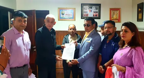 पूर्वमन्त्री दीपक मनाङे कांग्रेस देउवा समूहमा प्रवेश, मनाङ संयोजकको जिम्मेवारी