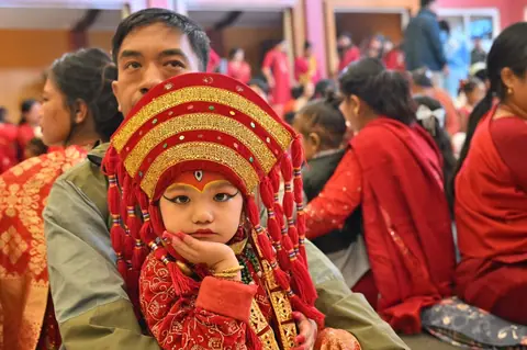 इन्द्रजात्राको चौथो दिन मरुहिटीमा सामूहिक कुमारी पूजा