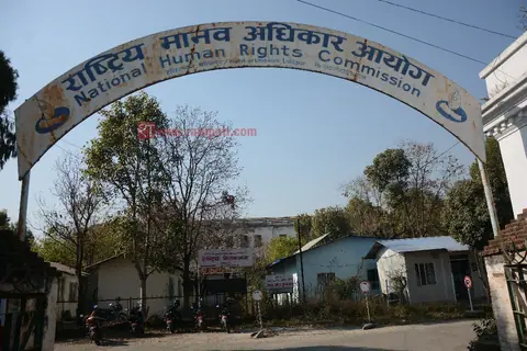 चोलेन्द्रशमशेर जबरालाई भेट्न प्रहरीले रोकेपछि मानव अधिकार आयोगको आपत्ति