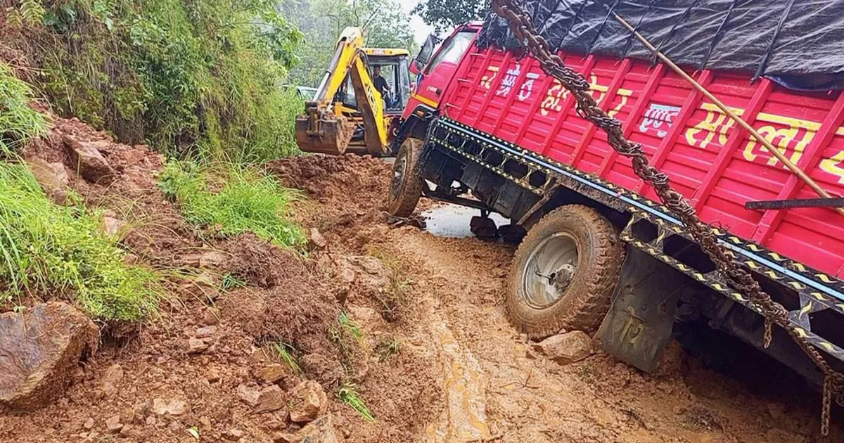 पहिरोले कान्ति लोकपथ, पाल्पाका सडक र कालीगण्डकी करिडोर अवरुद्ध