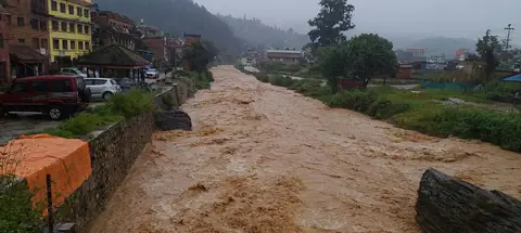 रोशी खोलाले खतराको तह पार गर्‍यो