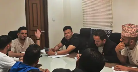 क्षतिग्रस्त सडक, पुल र खानेपानीको पुनर्निर्माण यसै महिना सुरु गर्ने मन्त्री लम्सालको प्रतिबद्धता