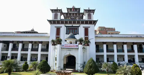 विदेशमा रहेका नेपालीलाई मतदान गराउने विषयमा निर्वाचन आयोगको छलफल