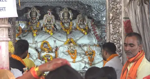 कोजाग्रत पूर्णिमासँगै दसैँ सकियो: जानकी मन्दिरमा पाहुर, राष्ट्रपति नवदुर्गामा, मोहनी नखः
