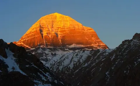 Heavy snowfall in Hilsa strands 41 Nepalis headed for Kailash Mansarovar yatra