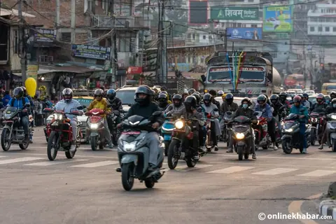 विजया दशमीको टीकासँगै काठमाडौं उपत्यकाका सडकमा सवारी चाप बढ्दै