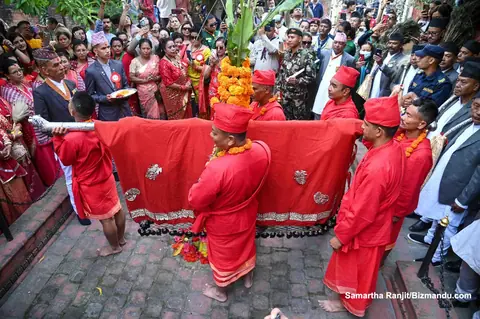 बडादसैँको सातौँ दिन आज घरघरमा फूलपाती भित्र्याइँदै