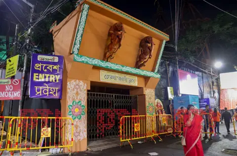 कोलकाताको दुर्गा पूजा पण्डालमा भागदौड, १९ जनाको मृत्यु, २५ घाइते