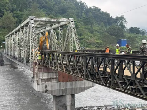 Bailey bridge installed at flood-damaged Arughat bridge, Dhading-Gorkha traffic restored