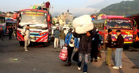 दसैँ मनाउन काठमाडौँ उपत्यकाबाट झन्डै पाँच लाख यात्रु बाहिरिए