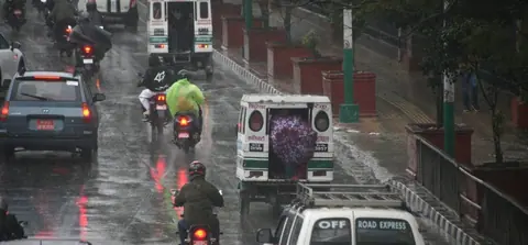 Cyclone Arnab's effect to ease after Saturday afternoon, flood risk today and tomorrow