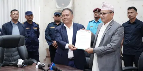 गैरदलीय स्थानीय निर्वाचन र विदेशमा रहेका नेपालीलाई मताधिकार माग्दै उज्यालो नेपालको ज्ञापनपत्र