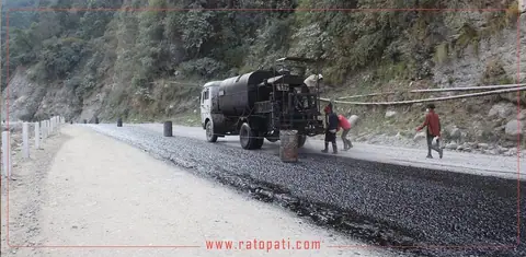 निर्माण क्षेत्र: बिटुमिन निरुत्साहित गर्ने नीति र मूल्य समायोजनको व्यवस्था