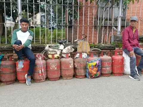 सुरक्षा निकायलाई पनि एलपी ग्यास बिक्री अनुमति दिने तयारी, आपूर्ति सहज हुँदै