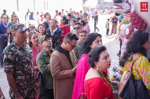 Home Minister Gurung pays respects to Taleju Bhawani and Living Goddess Kumari on Fulpati day