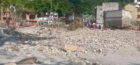 बाढीले उजाडियो पर्वत, स्याङ्जा र गुल्मीको सङ्गमस्थल सेतीवेणी, करोडौँको क्षति
