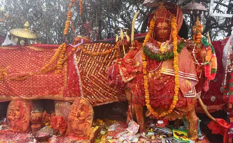 पाथीभरा मन्दिरमा तीन महिनामा ३३ लाख २६ हजार रुपैयाँ भेटी, २० हजार ५२२ तीर्थालु पुगे