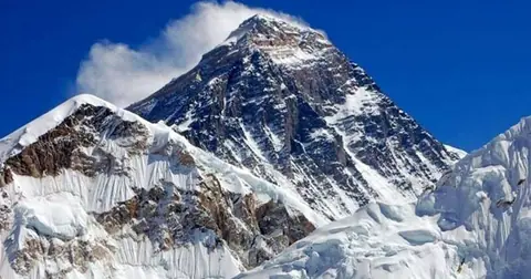 शरद् ऋतुमा १३ सयभन्दा बढी पर्वतारोहीले लिए आरोहण अनुमति