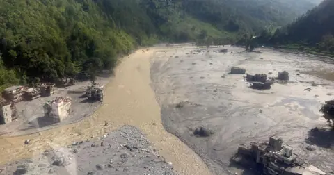 भोटेकोशी बाढीपीडितलाई छ महिनाभित्र अस्थायी आवासमा सारिने