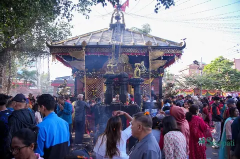 महाअष्टमी: शक्तिपीठमा भक्तजनको घुइँचो, महागौरीको पूजा