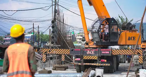 सेती नदीमा निर्माणाधीन दुई पक्की पुलको ७० प्रतिशत काम सकियो, फागुन २१ भित्र सक्ने लक्ष्य