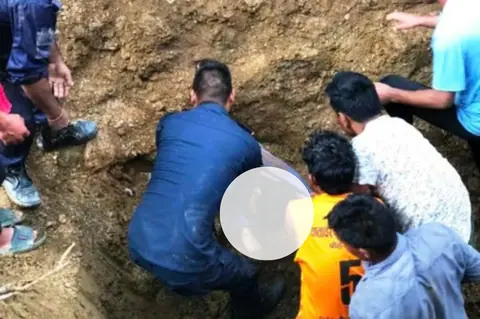 बागलुङमा सडक स्तरोन्नतिका क्रममा माटोको ढिस्को खस्दा दुई मजदुरको मृत्यु, एक गम्भीर घाइते