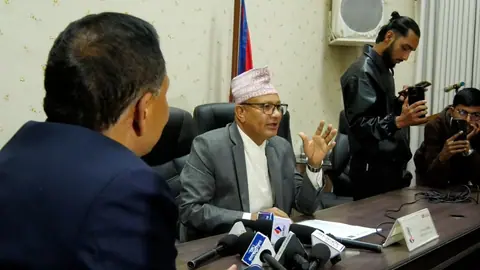 स्थानीय चुनावको तयारी: बदर मत घटाउन आयुक्तको आग्रह, दलहरू अभियानमा