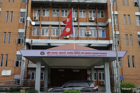 नयाँ प्रमुख प्रशासकीय अधिकृतलाई हाजिर नगराएपछि पिपरा गाउँपालिकाको आर्थिक तथा प्रशासनिक अधिकार रद्द