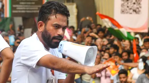 दिल्लीमा सीजेपीको प्रदर्शन, दीपके, ध्रुव राठी र ममता बनर्जीसहित धेरै नियन्त्रणमा