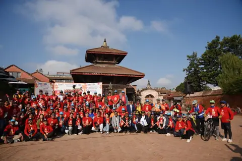 विश्व पोलियो दिवस: उपत्यकाका सात सम्पदा स्थल जोड्दै ५०० भन्दा बढी साइकल यात्रीले फैलाए पोलियो उन्मूलनको सन्देश