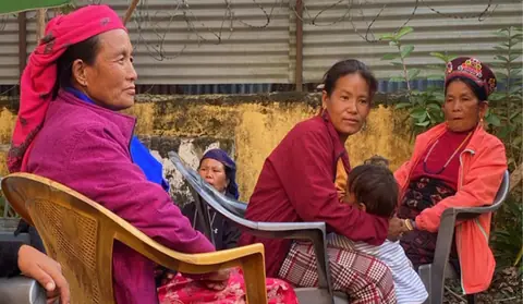 बाढीपीडितको दसैँ: होल्डिङ सेन्टरमा चिसोको चिन्ता, भोटेकोशी किनार सुनसान