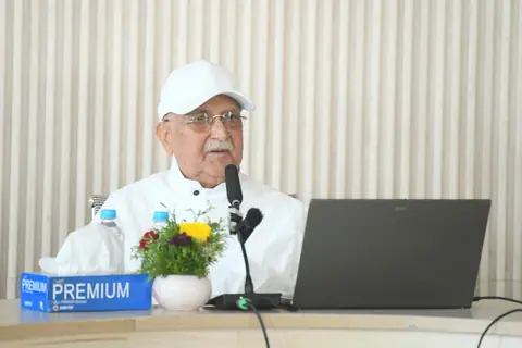 अलोकतान्त्रिक तरिकाले सत्ता परिवर्तन गराउने प्रवृत्तिको अनुसन्धान होस्: ओली