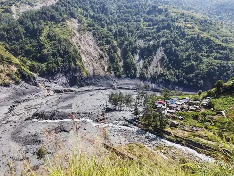 बूढीगण्डकी बाढी अपडेट: चुम उपत्यकाका पर्यटक सुरक्षित, पदयात्रा अस्थायी रूपमा स्थगित
