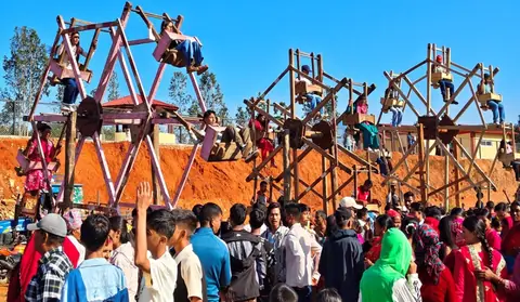दाङ र गुल्मीमा सराय नाच र काठे पिङको रौनक
