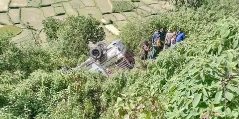 बझाङको सुर्मामा जिप दुर्घटना, चालकको मृत्यु, दुई जना घाइते