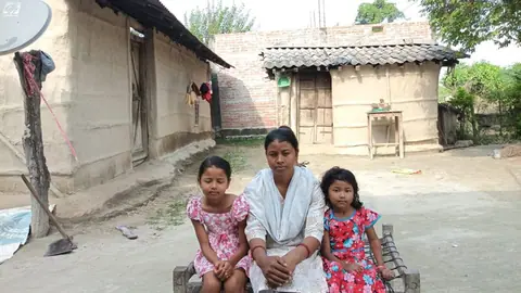 बाढीले खोस्यो दसैँको टीका, बर्दियामा बेपत्ता आफन्तको पर्खाइमा परिवार