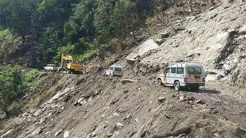Bensisahar–Chame road reopens after 6 days of blockage