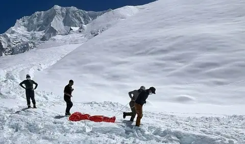 हिम्लुङ हिमपहिरो: थप ४ जनाको शव फेला, मृत्यु हुनेको संख्या १५ पुग्यो