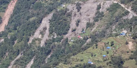 शिखका पहिरो प्रभावित आश्रयस्थलबाट आफन्तका खाली घरमा सरे