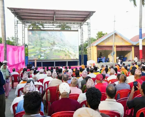 डिजिटल बोर्ड र पुस्तिकामार्फत सुदूरपश्चिम चिनाउँदै धनगढी