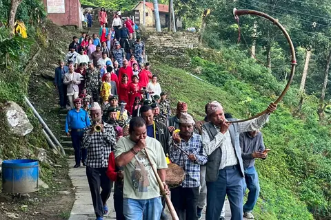 गोरखा दरबारको फूलपाती हनुमानढोका दसैँघरमा भित्र्याइयो