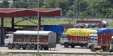 पहिलो त्रैमासमा निर्यात पहिलोपटक खर्ब नाघ्यो, व्यापार घाटा ५ खर्बभन्दा बढी